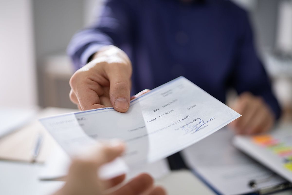 Are Employers Required to Provide Paystubs?