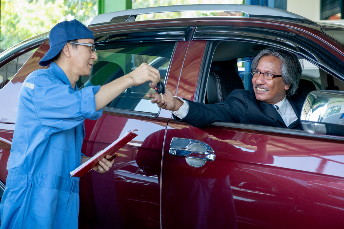 Applying for a Car Loan? Here’s When You’ll Need Paystubs